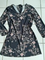 Sehr schickes schwarzes Kleid mit Muster Niedersachsen - Leer (Ostfriesland) Vorschau