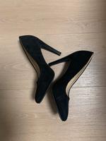 Hoher eleganter Damenschuh. Köln - Porz Vorschau