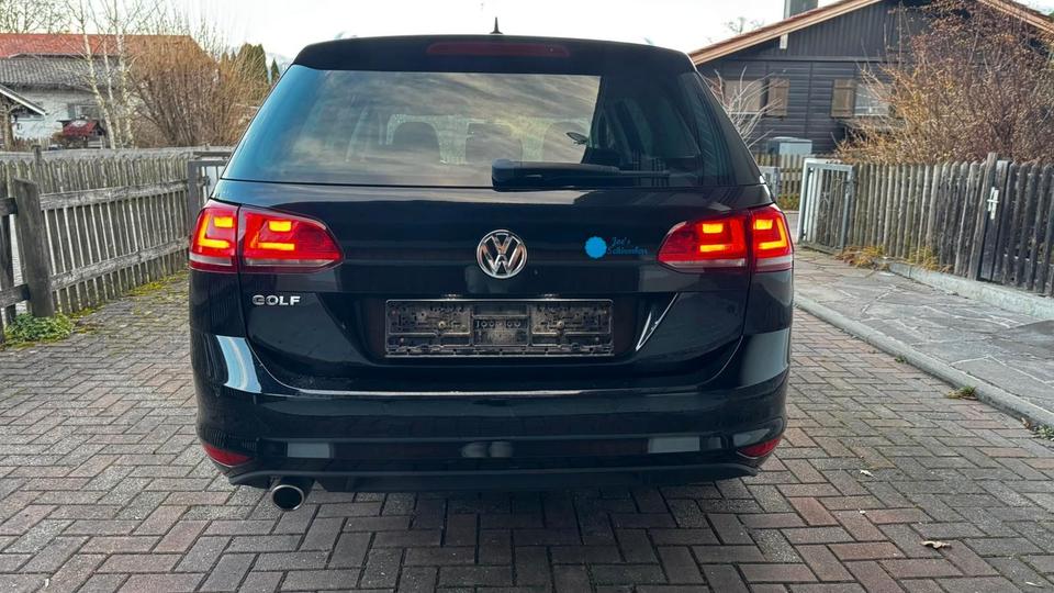 Volkswagen Golf VII Variant Lounge*1.6TDI *NAVI*KLIMA*SHZ* in Raubling