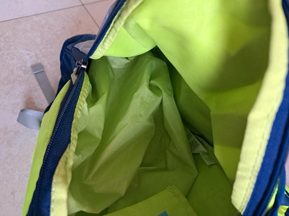 Schultasche von Ergobag mit abnehmbaren Klettbildern in Traitsching