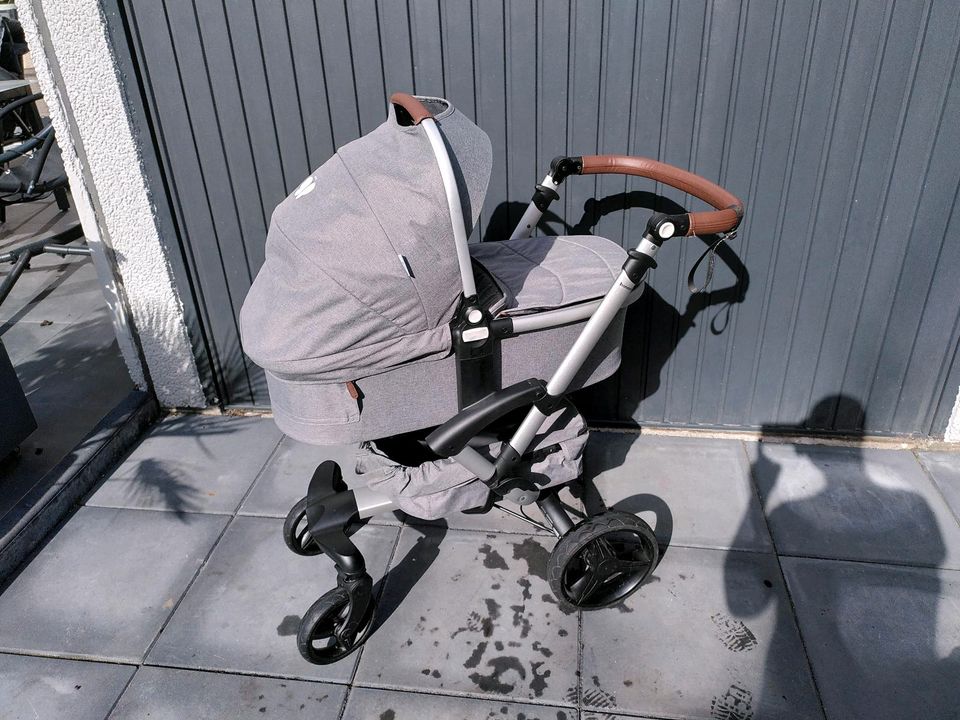 Kinderwagen Bonavi 2.0 mit viel Zubehör in Hattingen