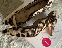 Pumps Boden Tierfell Größe 36 creme braun schwarz Nordrhein-Westfalen - Brilon Vorschau