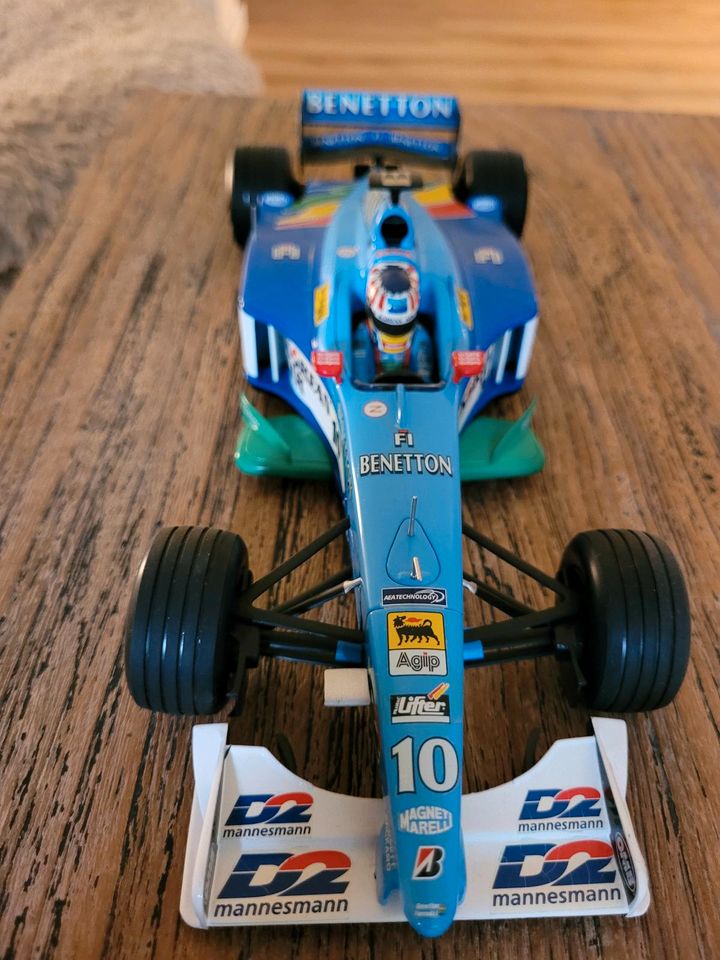 2 Formel 1 Modellautos  1:18 J.Alesi,D.Hill in Witten