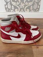 Schuhe  sneakers Jordan 1er Retro rot weiss Baden-Württemberg - Eislingen (Fils) Vorschau