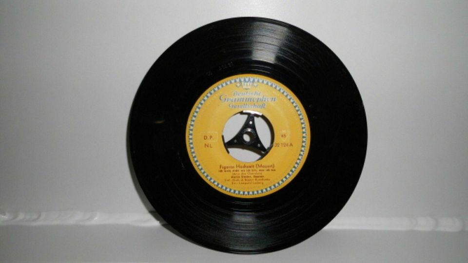 Figaros Hochzeit  ( Mozart ) 7" Vinyl Schallplatte mit Stern in Fulda