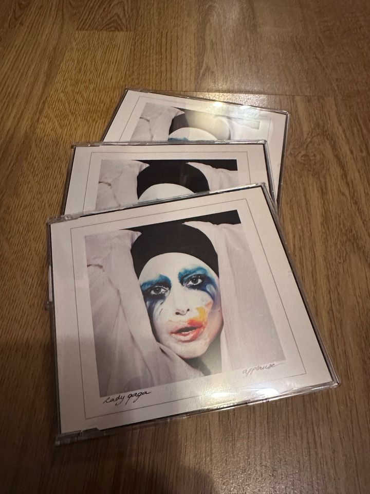 Lady Gaga - Applause CD Single in Berlin