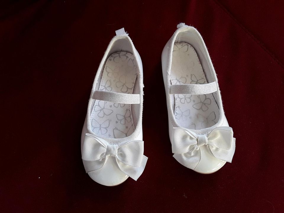 H&M Ballerina Schuhe festlich weiß Gr. 24 in Oelsnitz / Vogtland