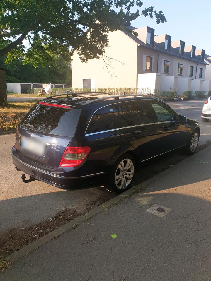 Verkauf Mercedes-Benz w204 TÜV DEKRA in Schkeuditz