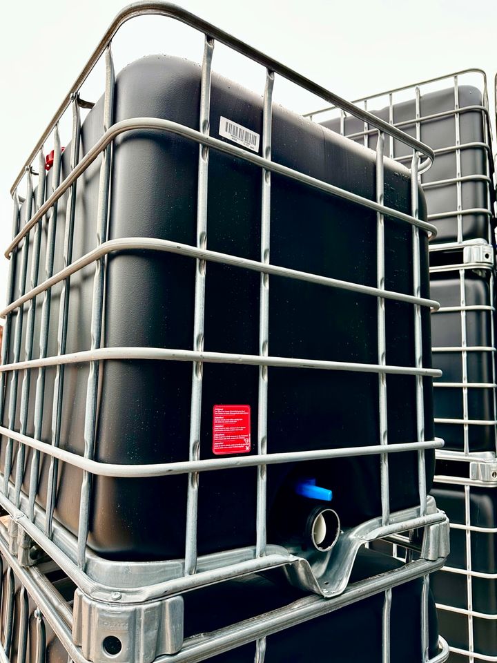 IBC Container 1000l schwarz Wassertank auf Stahlpalette in Waltershausen