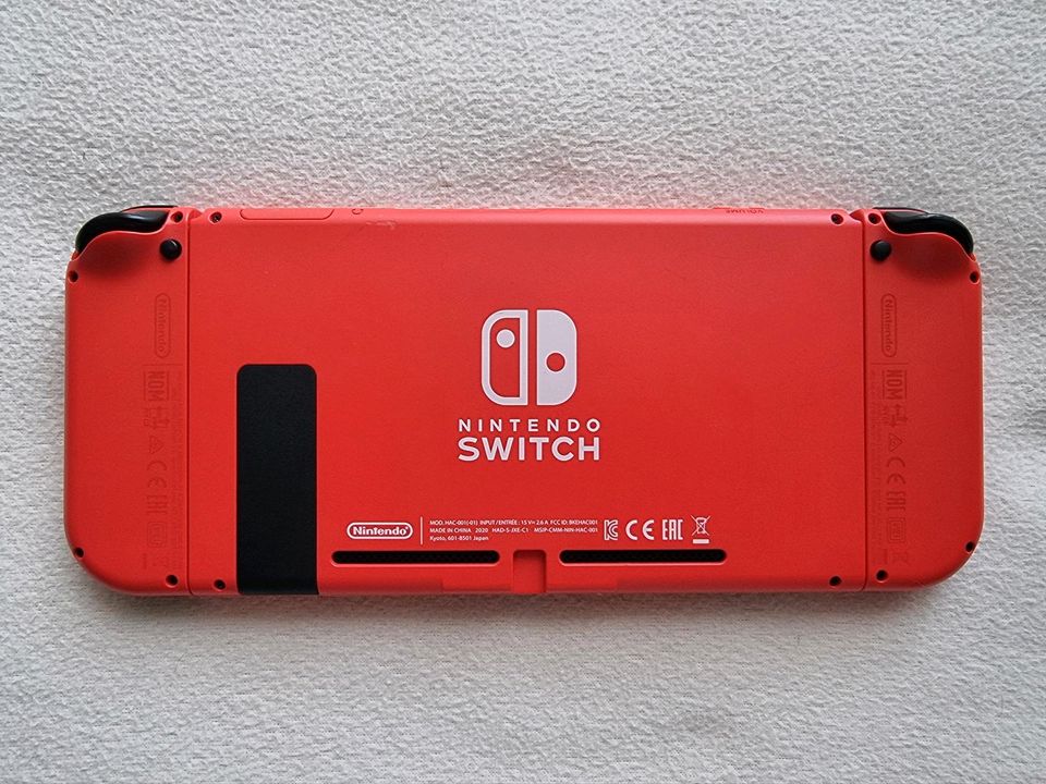Nintendo Switch Mario Red & Blue Edition Komplett super Zustand in Berlin
