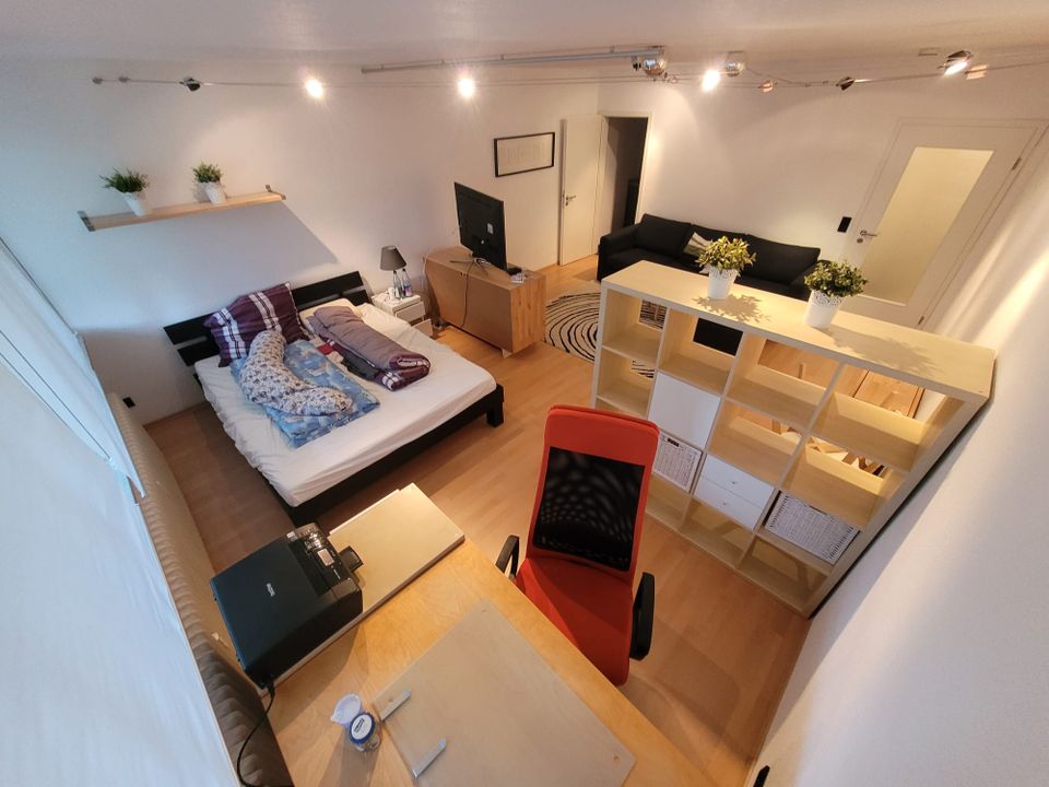 Stilvoll möblierte, geräumige 1-Zimmer-Wohnung in Niederursel in Frankfurt am Main