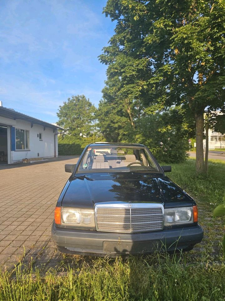 Mercedes 190 in Korntal-Münchingen