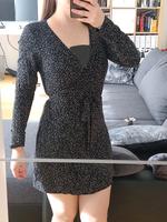 H&M Gr 36 S Kleid Schwarz gepunkte tHerzen Weiß Muster Leipzig - Schönefeld-Abtnaundorf Vorschau