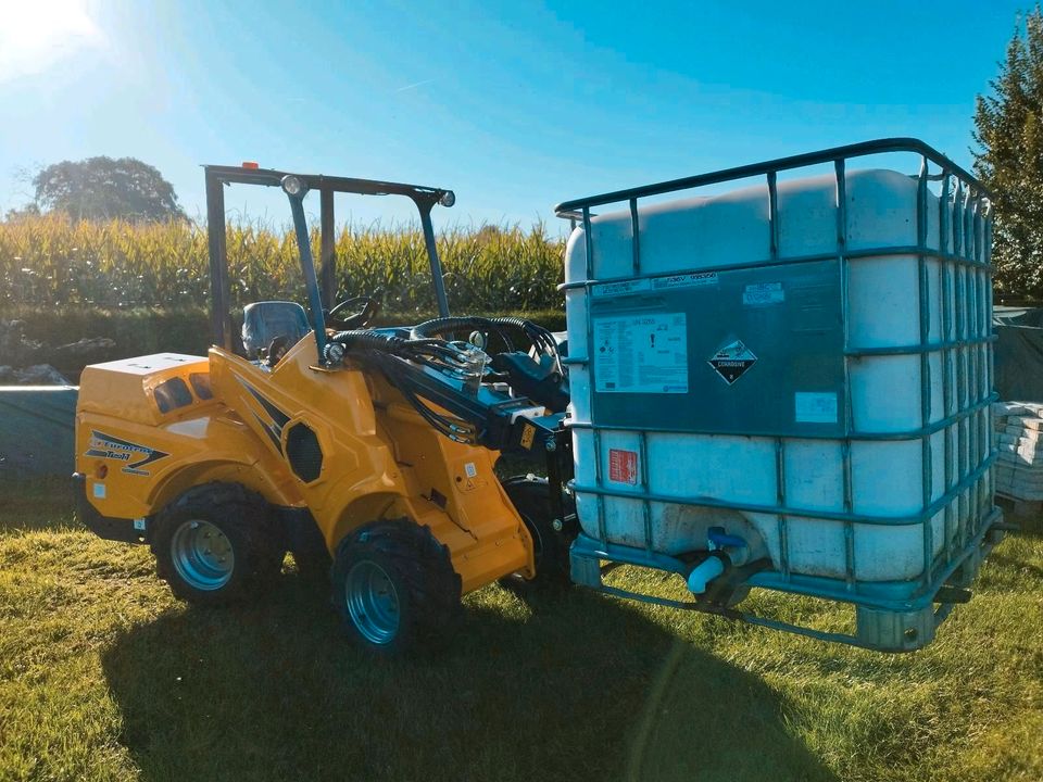 ► TELESKOPLADER - NEU - GARANTIE ◄ Hubkraft 1100kg Kipplast 1000kg Hubhöhe 235cm  - Eurotrac T11 Radlader mit Teleskoparm - Hoflader Stalllader Kleintraktor - Logistik Landwirtschaft Industrie in Heemsen