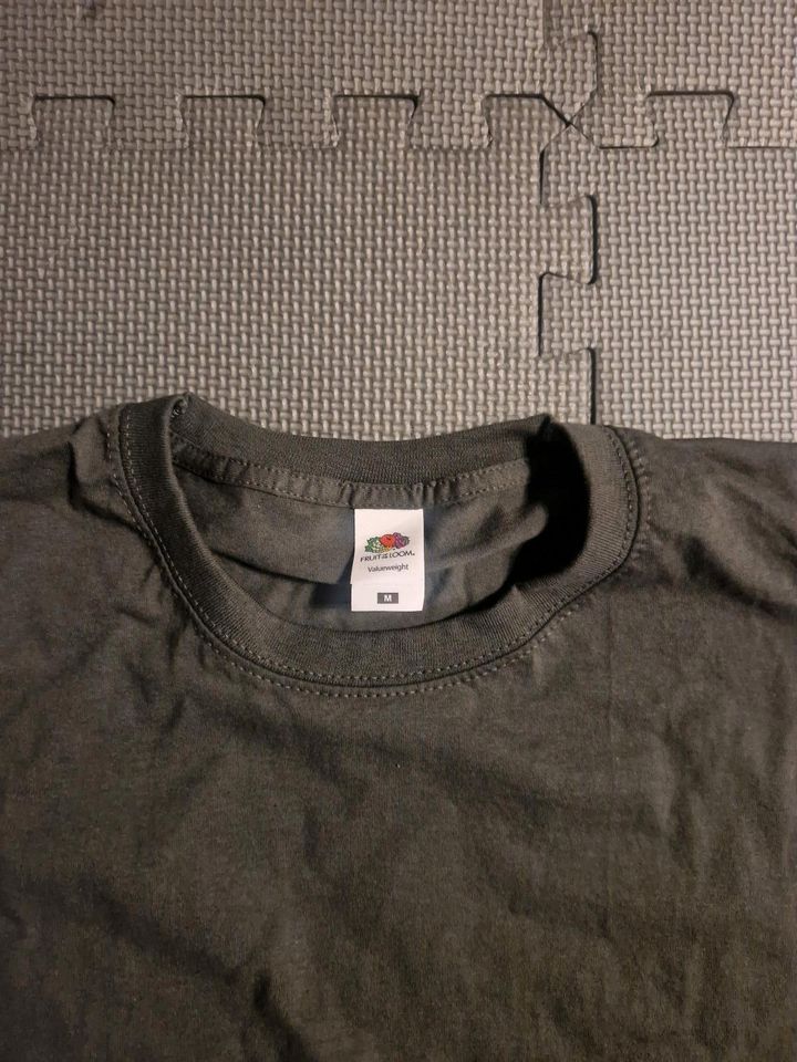 T-Shirt Größe M von Fruit of the Loom Neu☆☆☆ in Großbettlingen