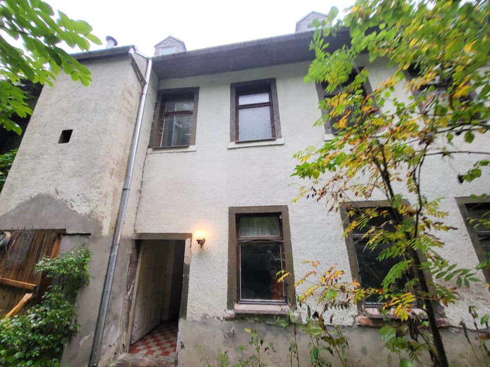Teilsaniertes Mehrfamilienhaus mit 3-4 Wohneinheiten in Annaberg-Buchholz