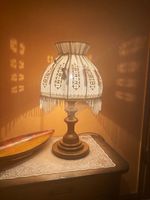 Lampe Leuchte Vintage Stoff Holz Fransen Stickerei Deko Hessen - Herleshausen Vorschau