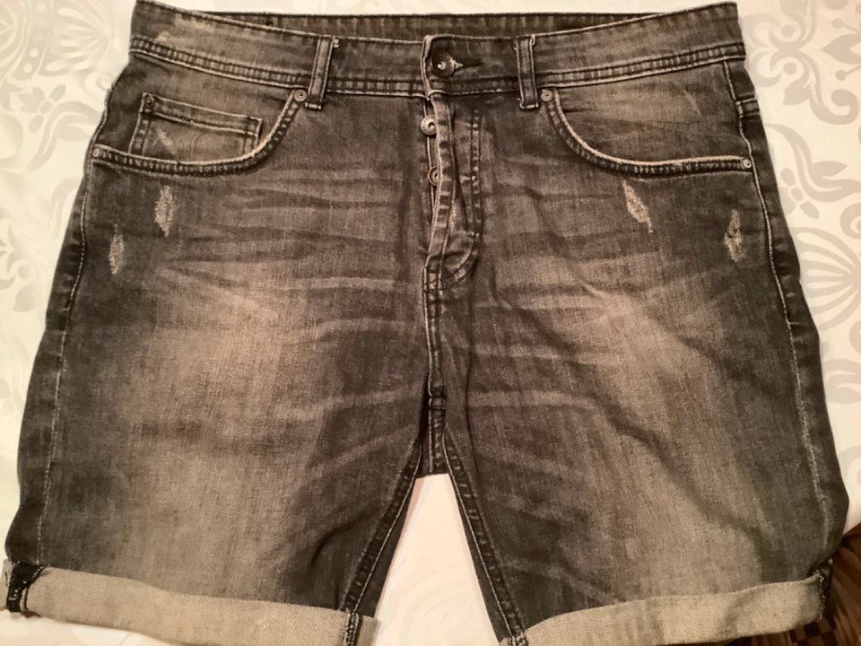 Jeans Shorts Größe S, Bundweite 45cm in Oberursel (Taunus)