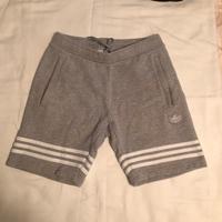 Adidas Shorts hellgrauer Vlies-Stoff in CD Hessen - Wiesbaden Vorschau