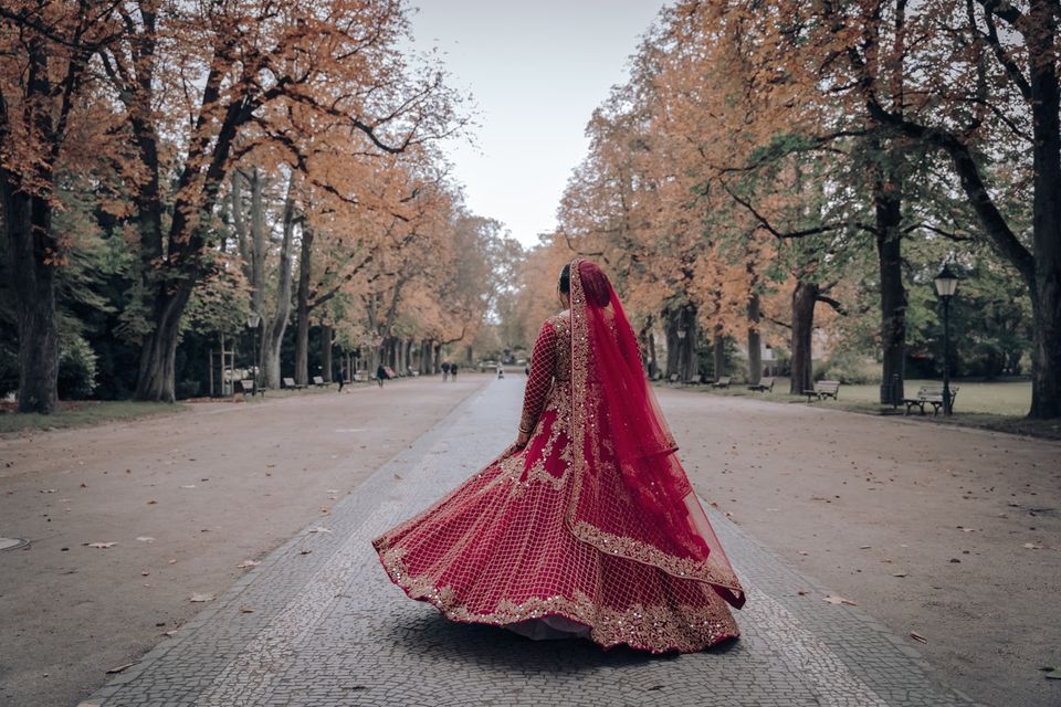Pakistanisches/indisches Hochzeitskleid in Hanau