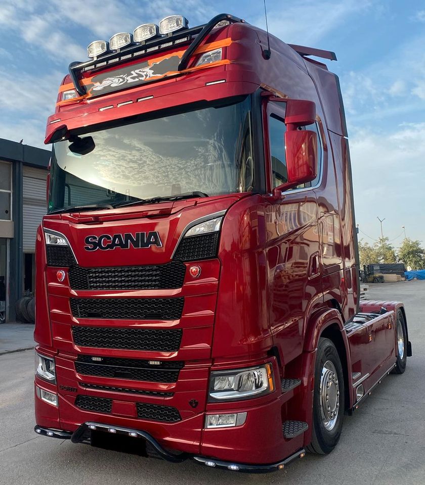 EDELSTAHL LAMPENBÜGEL SCANIA S/R 2016+ in Lampertheim