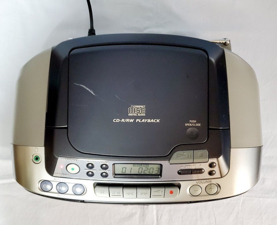 Sony CFD-S01 CD/ Radio /Cassette Recorder Digitaltuner in Dresden
