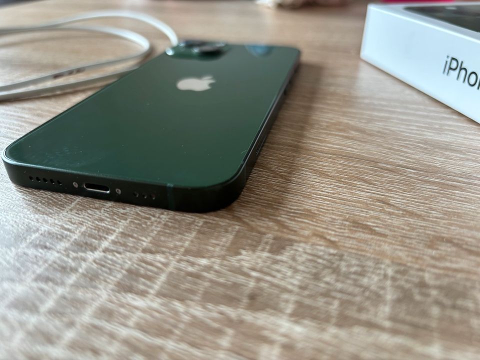 iPhone 13 grün 128GB 88% Akku in Beelitz