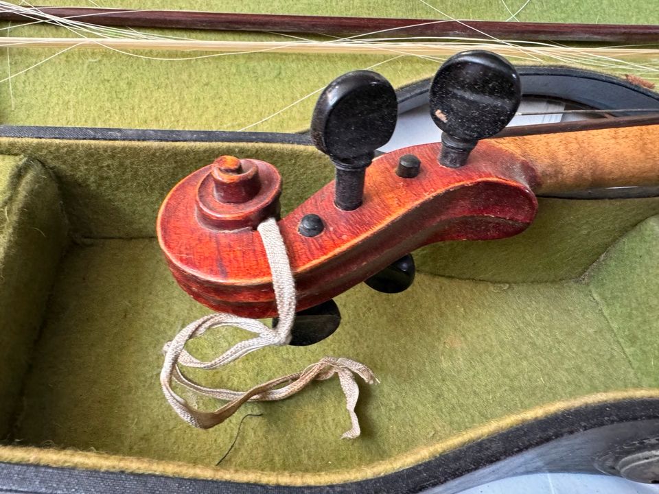 Schöne alte Geige, Violine mit Geigenkasten, gebraucht in Berlin