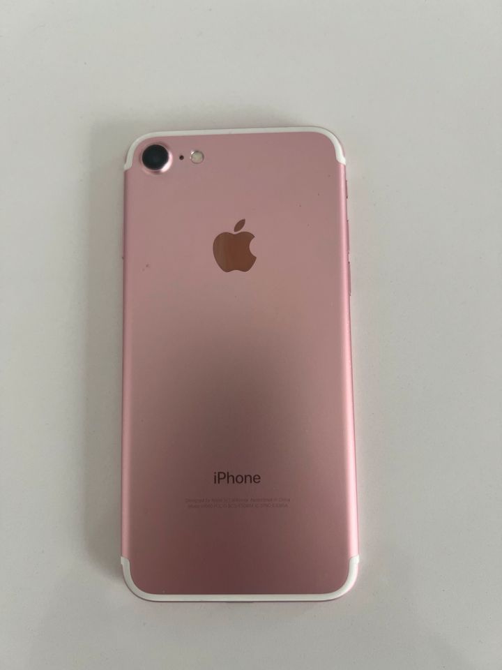 iPhone 7 128 GB Roségold inkl. Hülle neu in Waldershof