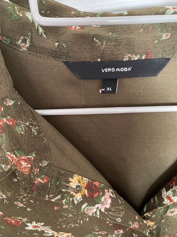 Vero Moda Blümchen Kleid khaki XL 40 42 in Haltern am See