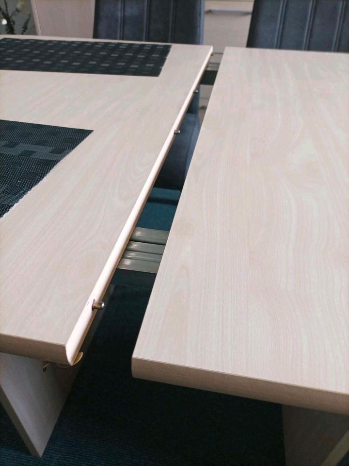 Tisch mit 3 Platten zur Erweiterung in Pirna