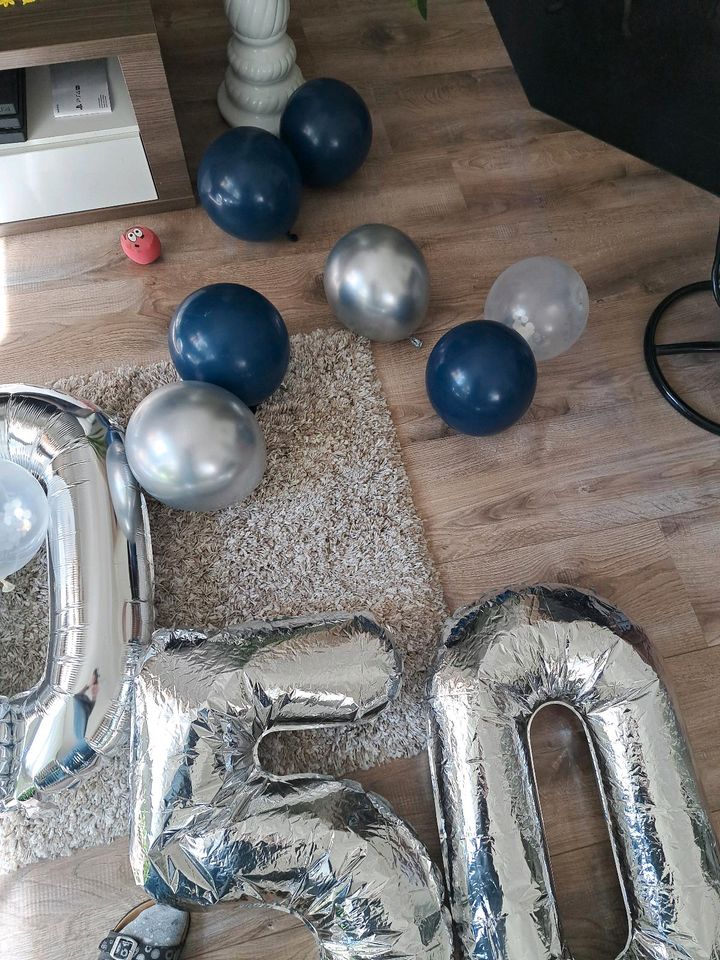 Luftballons Zahl 50 zu verschenken in Wilhelmshaven