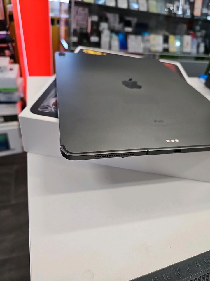 IPad Pro (12.9- inch) WIFI +Cellular 256GB Space Gray Neuwertige in Frankfurt am Main