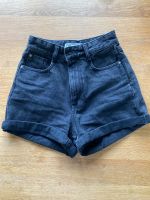 Kurze Hose / Jeans schwarz Gr.34 von Zara  Wie neu! Nordrhein-Westfalen - Anröchte Vorschau