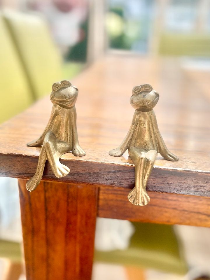 Messingfigur Frosch, Pärchen, Kantenhocker in Kalchreuth