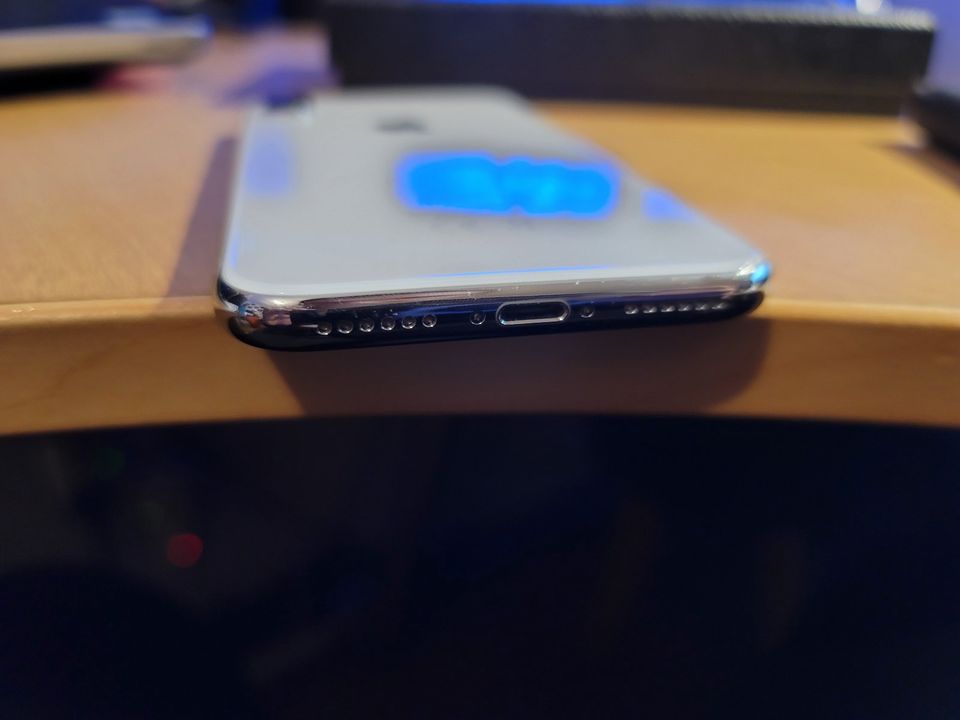 iPhone X 10 256GB Weiss-Silber mit viel Zubehör Wie NEU in Schwäbisch Gmünd