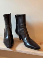 Stiefelette PRADA italienische Größe 38 Hessen - Kronberg im Taunus Vorschau