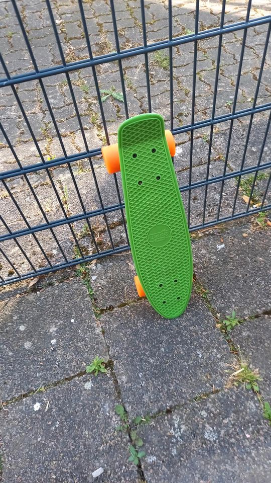 Skateboard für Kinder in Rosbach (v d Höhe)