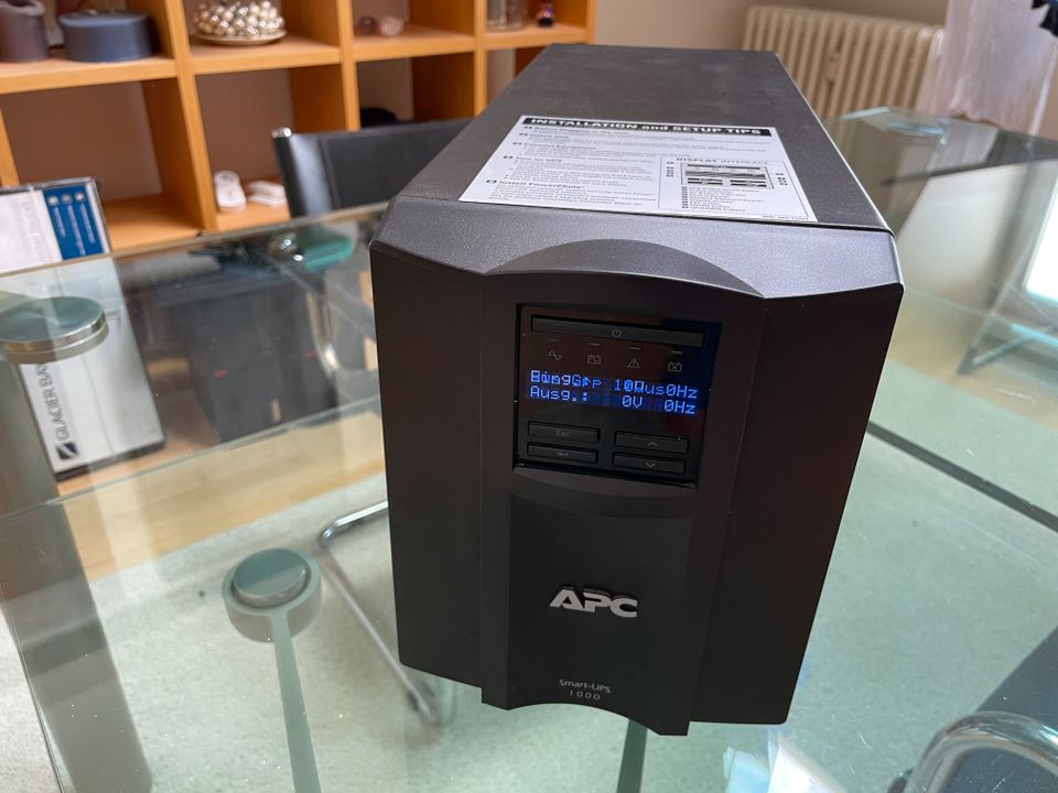 APC Smart-UPS 1000 USV, Line Interactive, 1000VA, 230V, AVR, LCD in Berlin