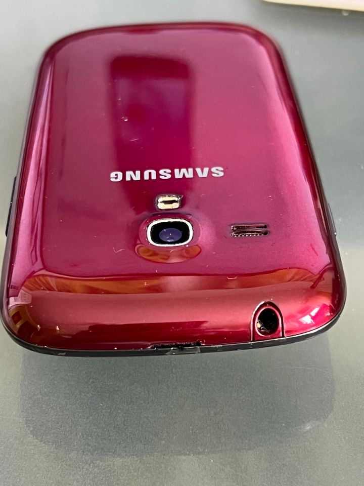 Samsung S3 Mini GT-I8200 - rot in Fürstenfeldbruck