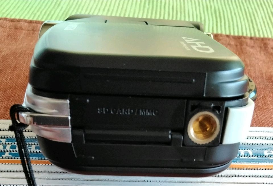 Aiptek AHD 200 HD Camcorder mit viel Zubehör, Originalkarton in Arnsberg