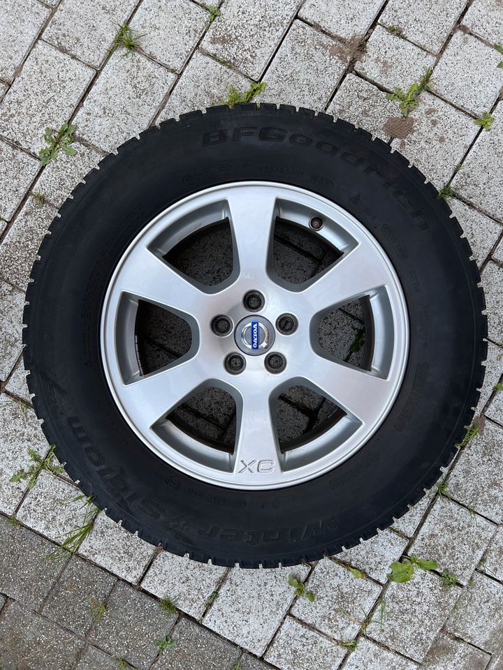 4x Winter Komplettautoreifen Orig 17“Alu Felge Volvo/ BF Goodrich in Rostock