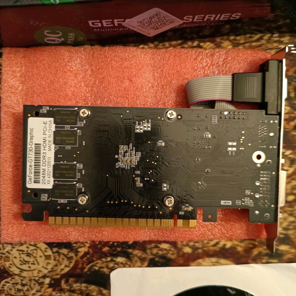 PCi - E  GeForce- GT  730 Grafikkarte 2GB in Kleinwolmsdorf (Arnsdorf)