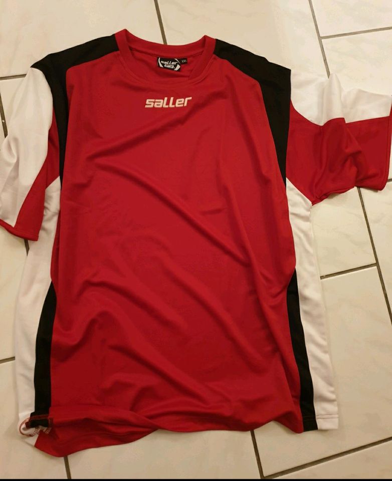 saller trikot shirt rot sw weiss XXL in Albertshofen