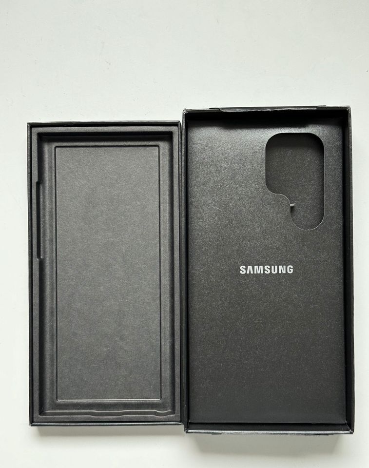 Samsung Galaxy S23 Ultra - 512 GB - Schwarz in Laupheim