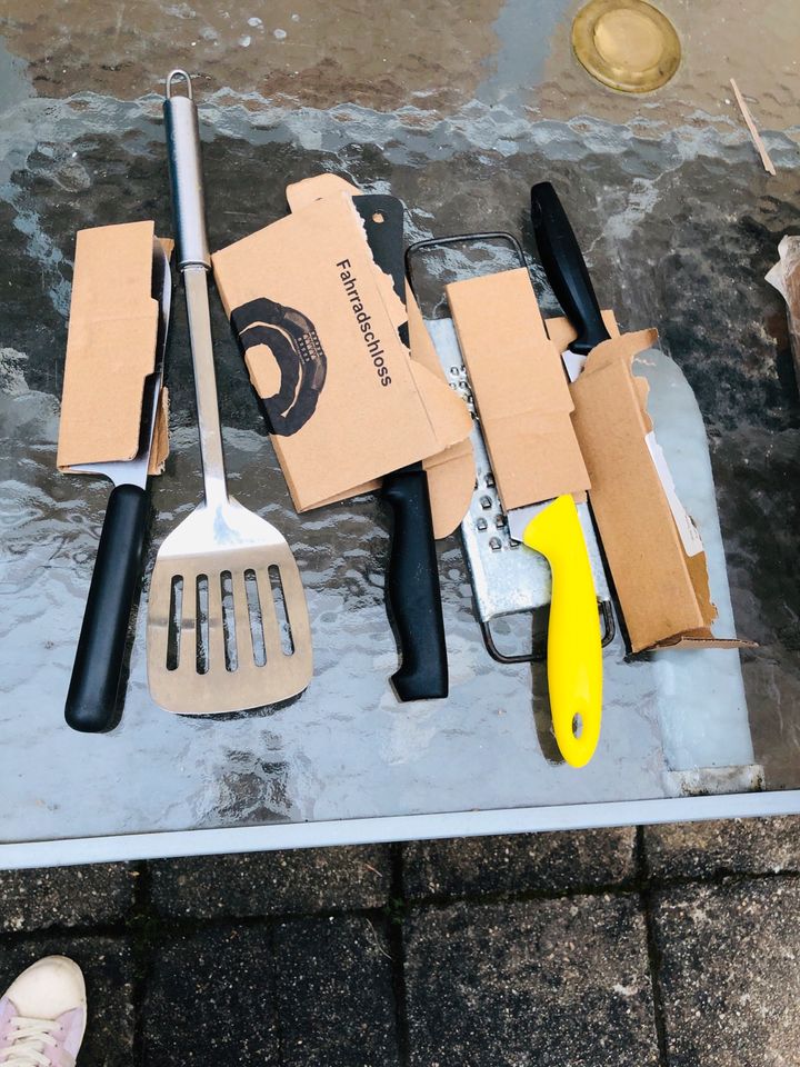 Geschirr und Messer in Würzburg