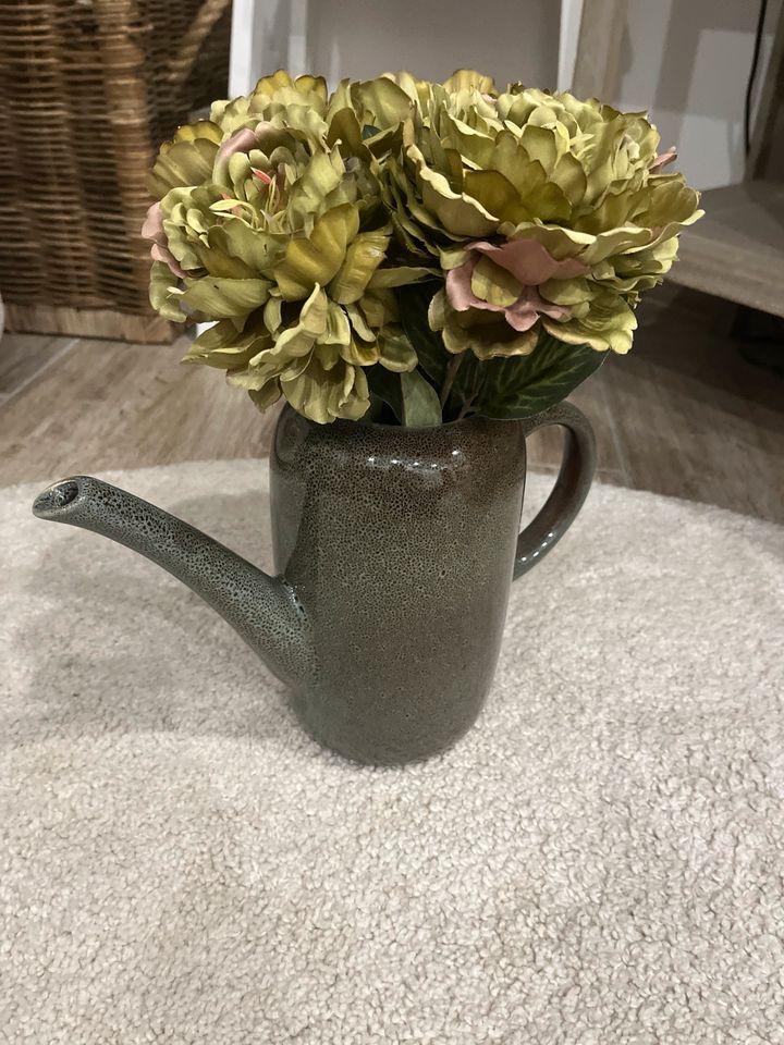 Kunstblumen Vase Frühling deko (gebraucht) Landhausstil in Wirscheid