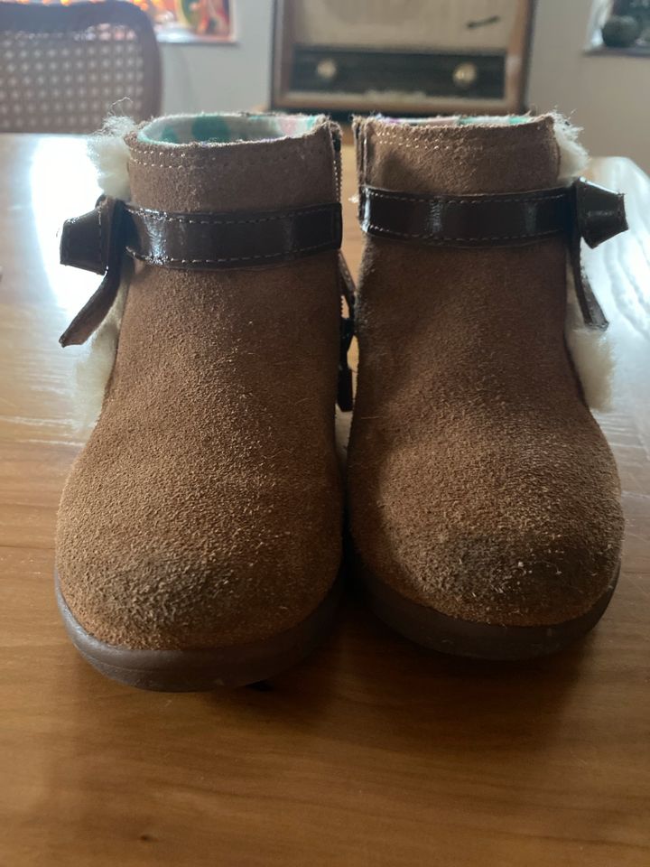 Ugg Kinder Stiefel Stiefelette Winter Winterschuhe gefüttert 25 in Niederwinkling