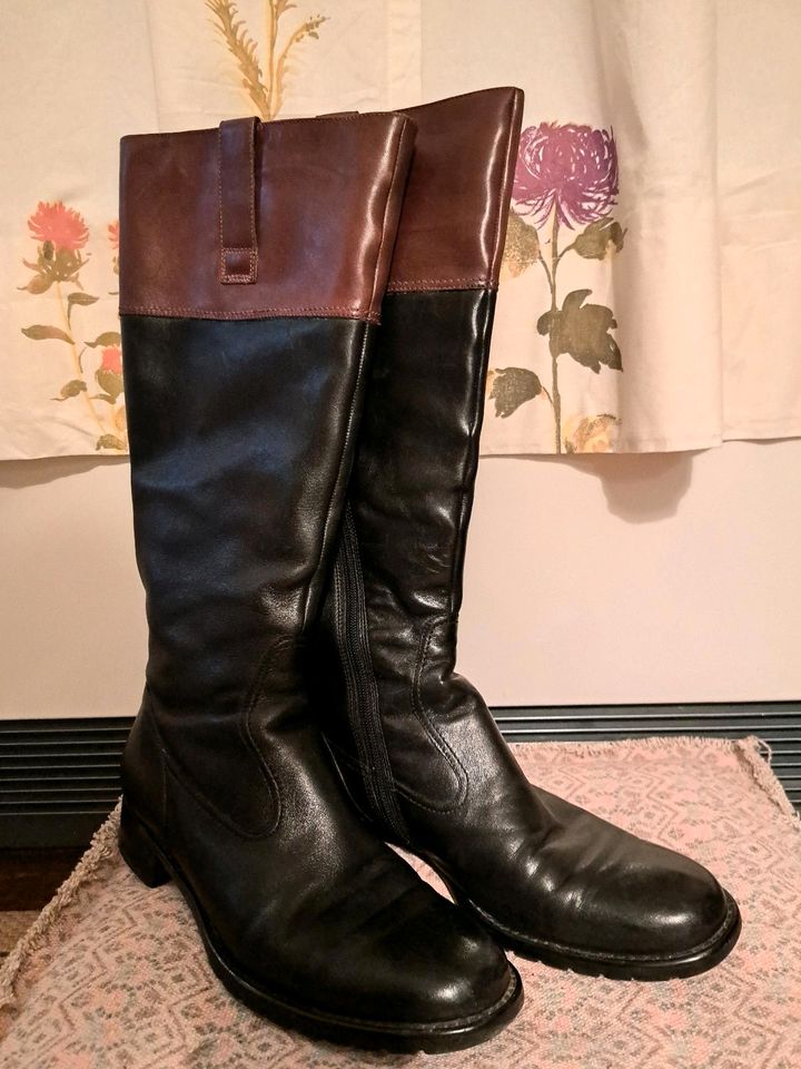 Hochwertige Leder Stiefel Marke ECCO Gr. 39  in Schwarz/Braun in Altenburg