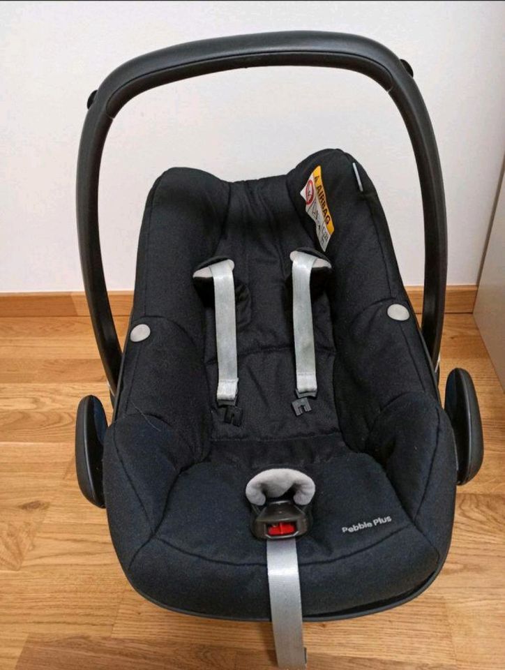 Maxi Cosi Pebble Plus, 2way Familyfix, 2way Pearl in Plüderhausen